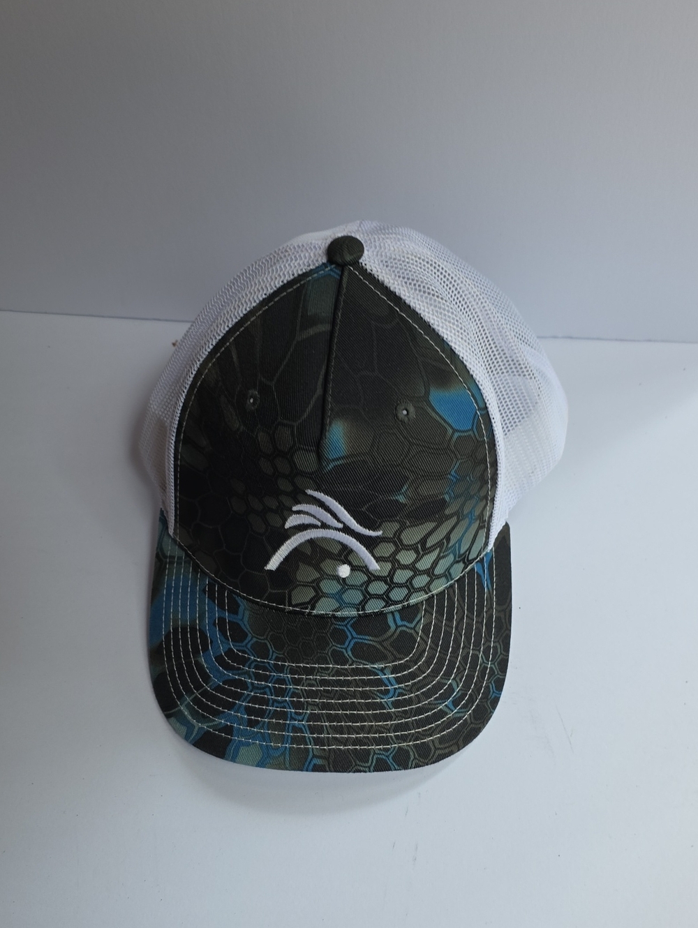 Men's Camouflage-Pattern Trucker Cap with White Mesh